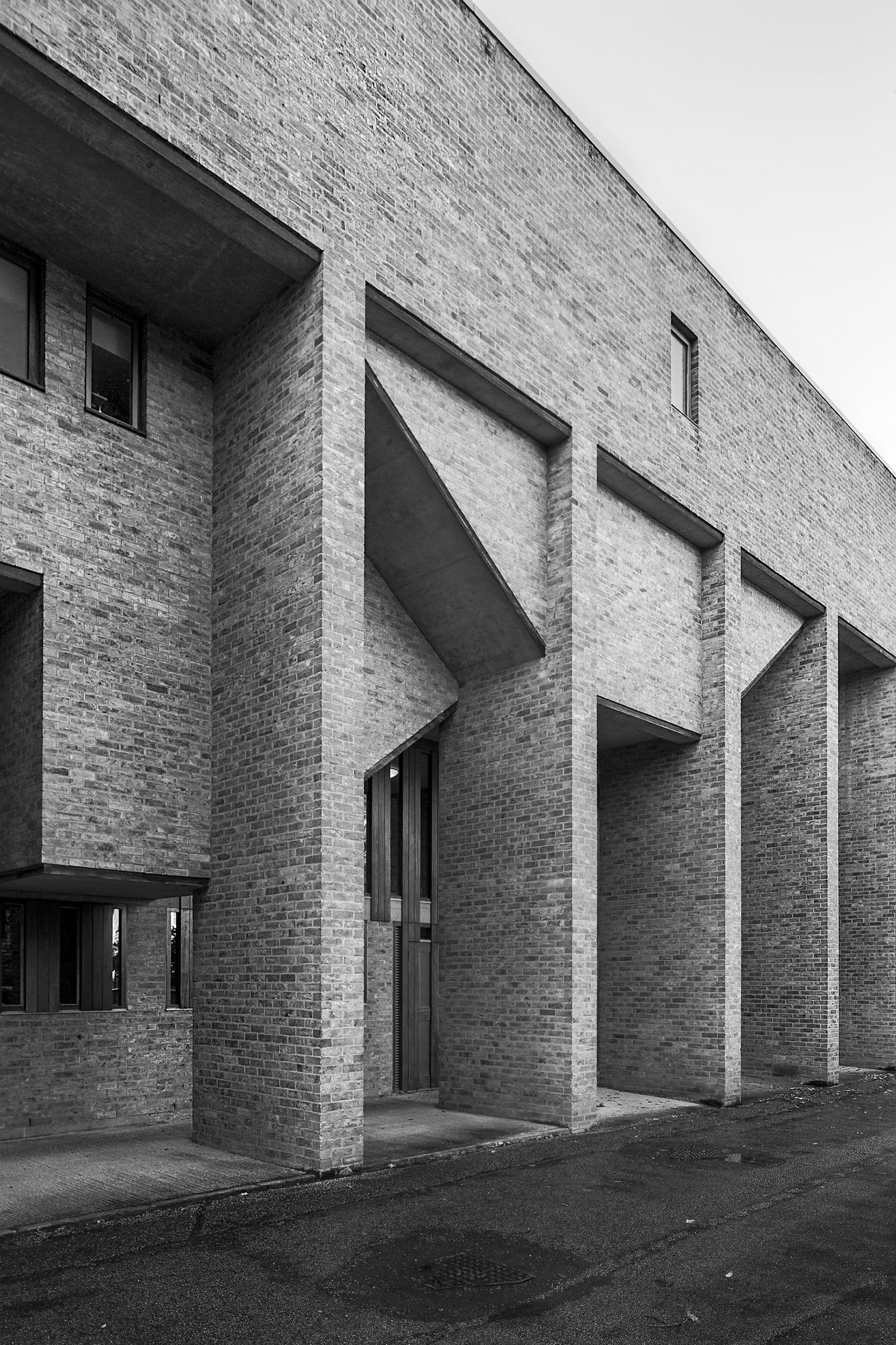 simon_phipps_harvey_court_cambridge_03