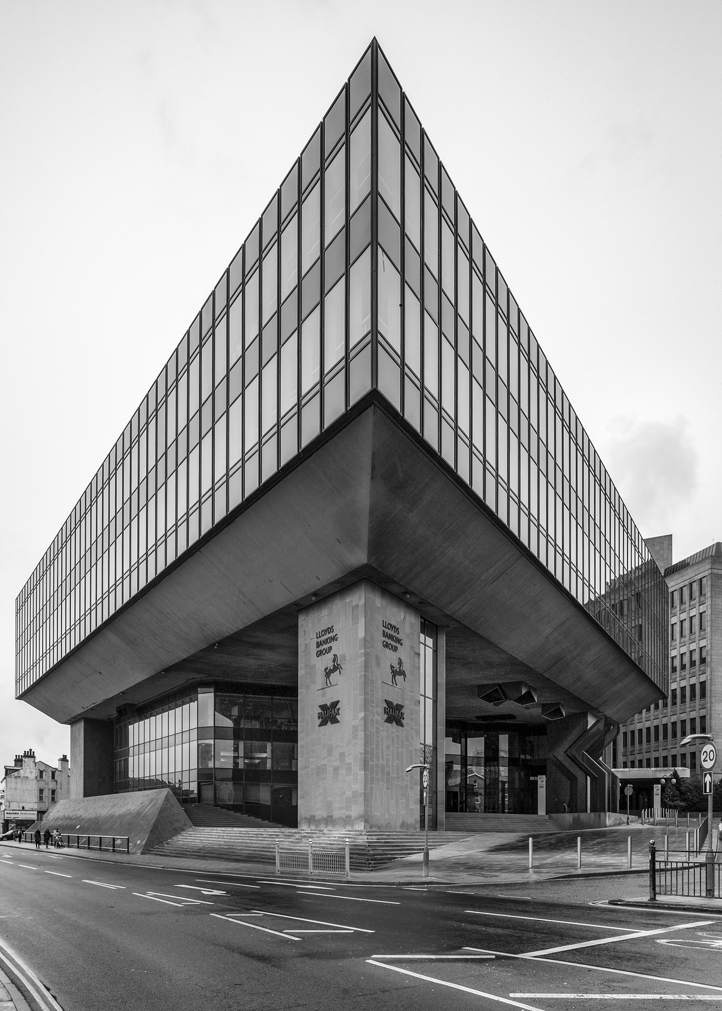 simon_phipps_halifax_building_01