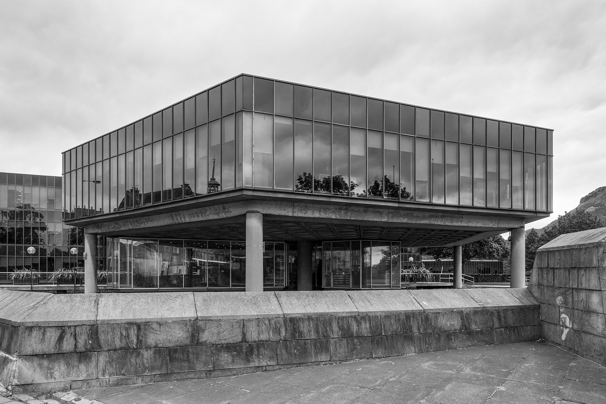 simon_phipps_scottish_widows_building_02