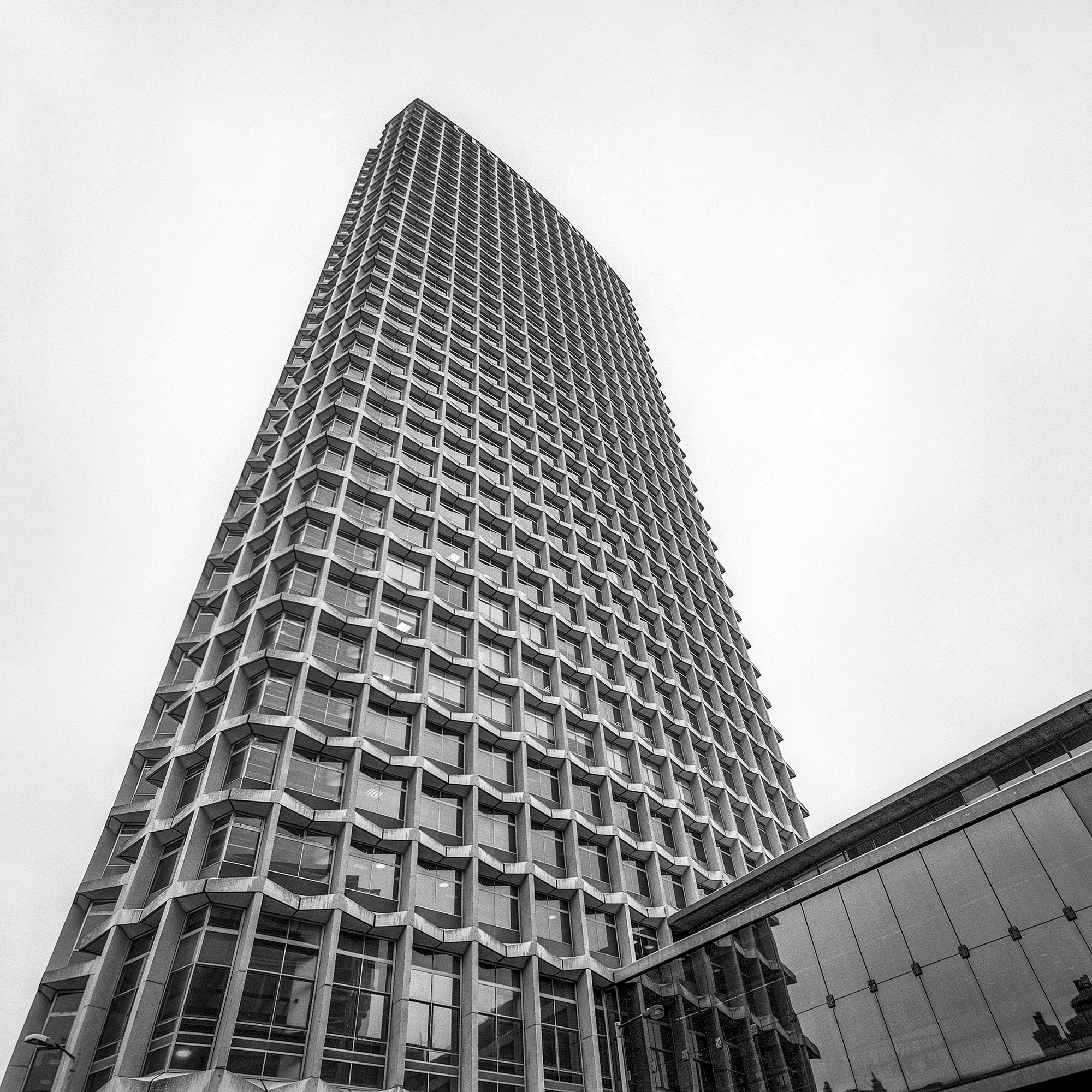 simon_phipps_centre_point_01