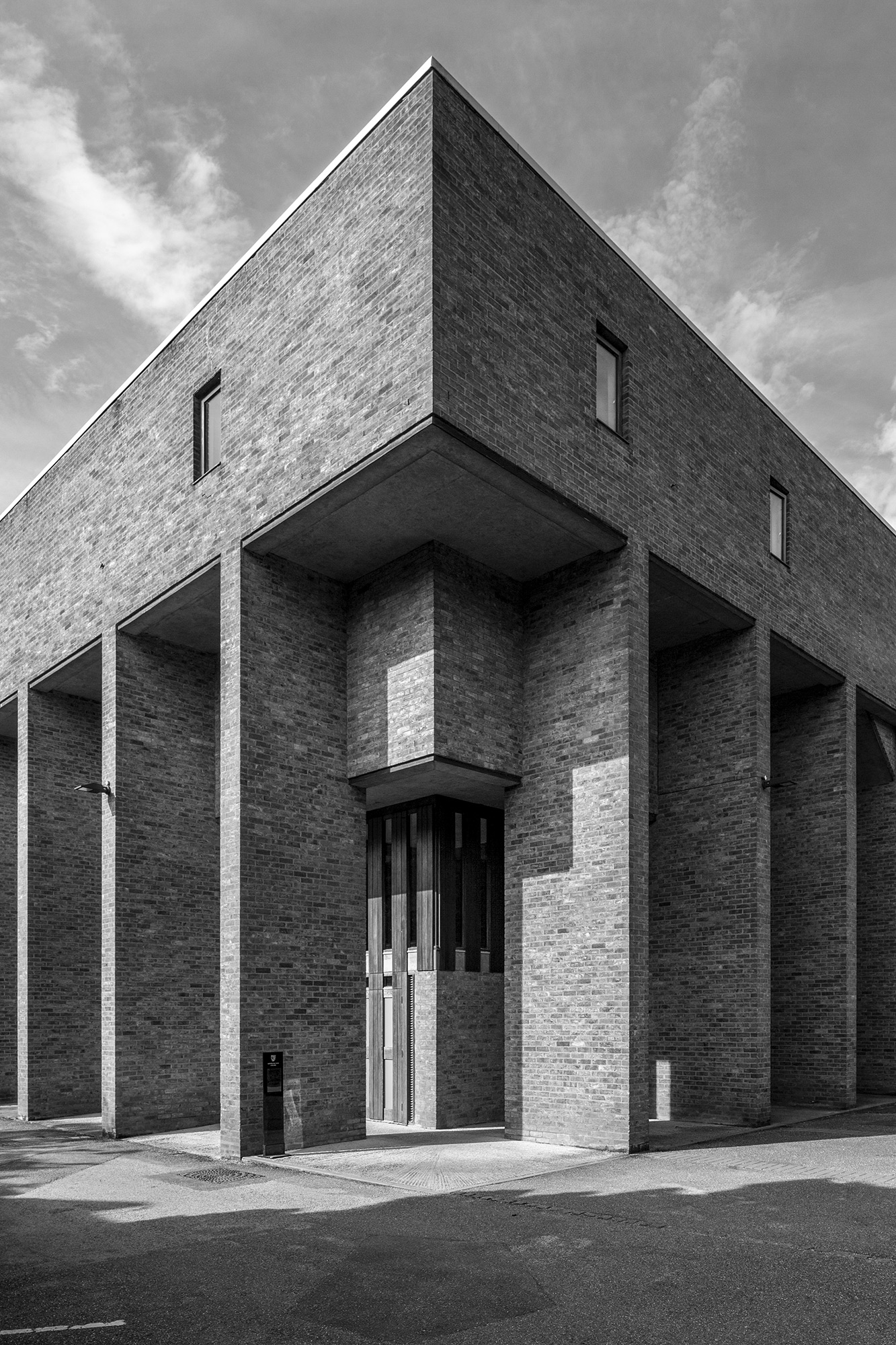 simon_phipps_harvey_court_cambridge_05